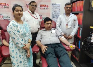 लखनऊ में स्वतंत्रता दिवस के मौके पर ईबीसी पब्लिशिंग प्रा. लिमिटेड और अवध ब्लड बैंक ने आयोजित किया रक्तदान शिविर